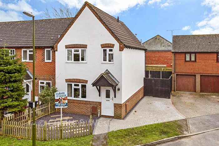 3 Bedroom End Of Terrace House For Sale In Churchwood Drive, Tangmere, Chichester, West Sussex, PO20