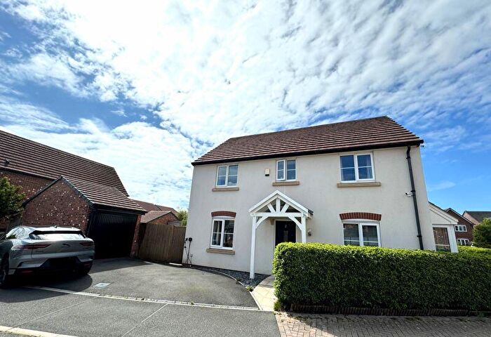 4 Bedroom Detached House For Sale In Dee Avenue, Holmes Chapel, CW4