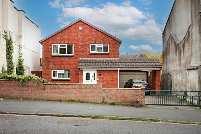 3 Bedroom Detached House For Sale In Bishopsworth Road, Bedminster, Bristol, BS13