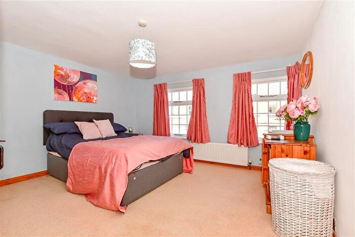 2 Bedroom Cottage For Sale In York Street, Broadstairs, Kent, CT10