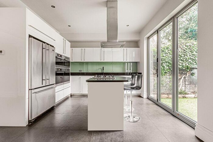 5 Bedroom Terraced House To Rent In Wakehurst Road, Between The Commons, SW11