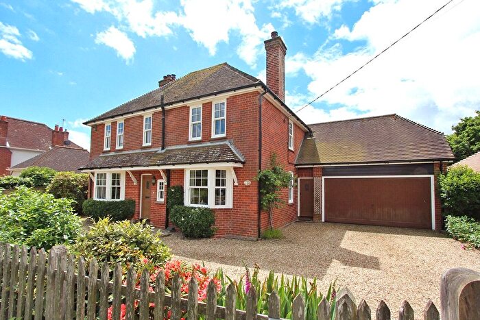 4 Bedroom Detached House For Sale In Balmer Lawn Road, Brockenhurst, Hampshire, SO42