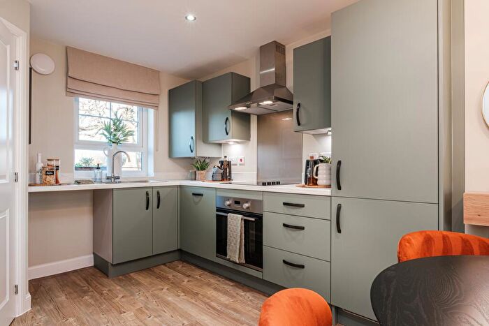 2 Bedroom End Of Terrace House For Sale In Inkersall Road, Chesterfield, Derbyshire, S43