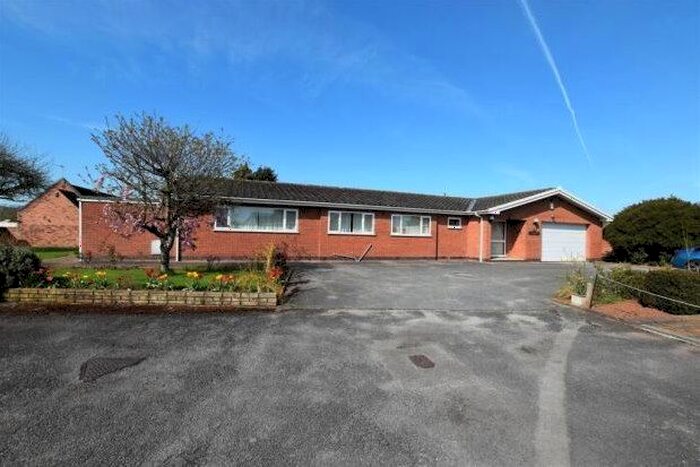 4 Bedroom Bungalow To Rent In Foredrift Close, Nottingham, NG11