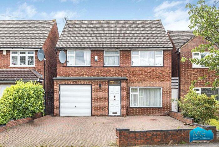 4 Bedroom Detached House For Sale In Sunnydale Gardens, Mill Hill, London, NW7
