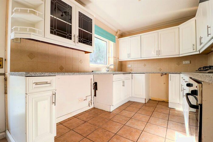 3 Bedroom Detached Bungalow To Rent In Bickleigh Walk, Peterborough, PE3