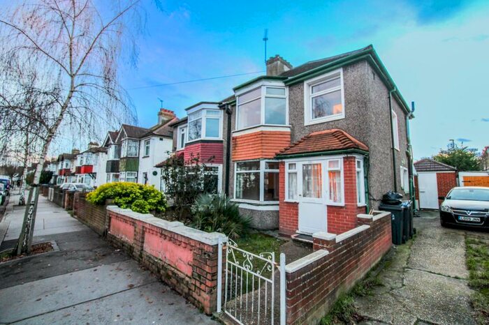 3 Bedroom End Of Terrace House To Rent In Northway Road, Croydon, CR0