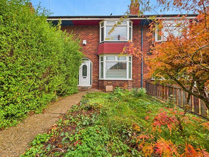 2 Bedroom Terraced House For Sale In Cranbrook Avenue, Hull, HU6