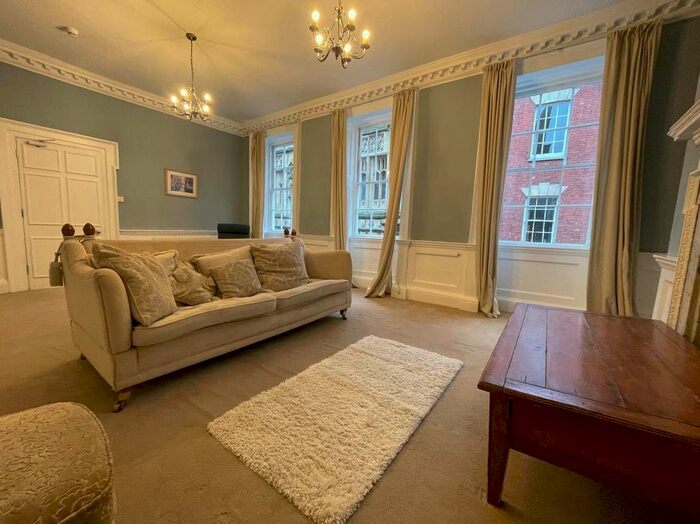 2 Bedroom Flat To Rent In Tailors Court, Bristol, BS1