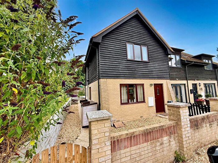 2 Bedroom Semi Detached House For Sale In Totland Bay, Isle Of Wight, PO39