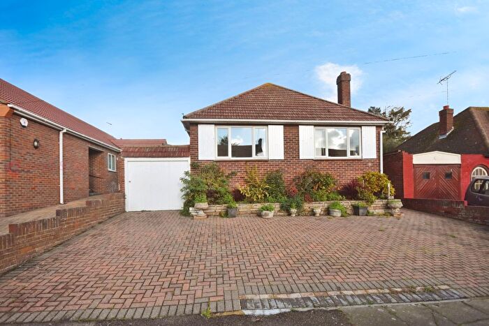 3 Bedroom Detached Bungalow For Sale In Bradstow Way, Broadstairs, Kent, CT10