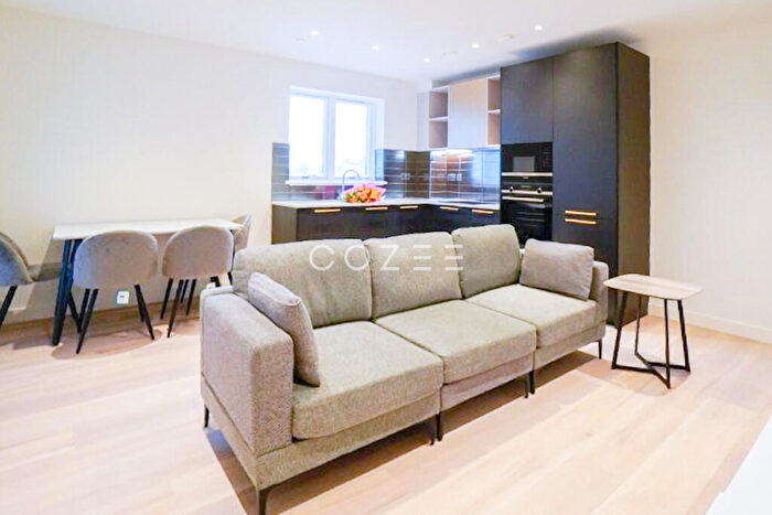 2 Bedroom Flat To Rent In Azure House, Alexandra Gate, N8