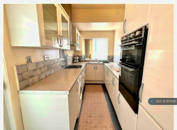 2 Bedroom Terraced House To Rent In Nottingham, Nottingham, NG7