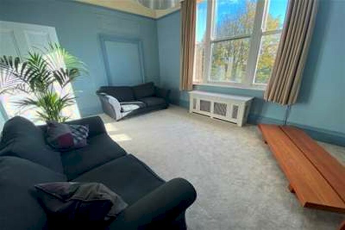 1 Bedroom House To Rent In Ullet Road, L17