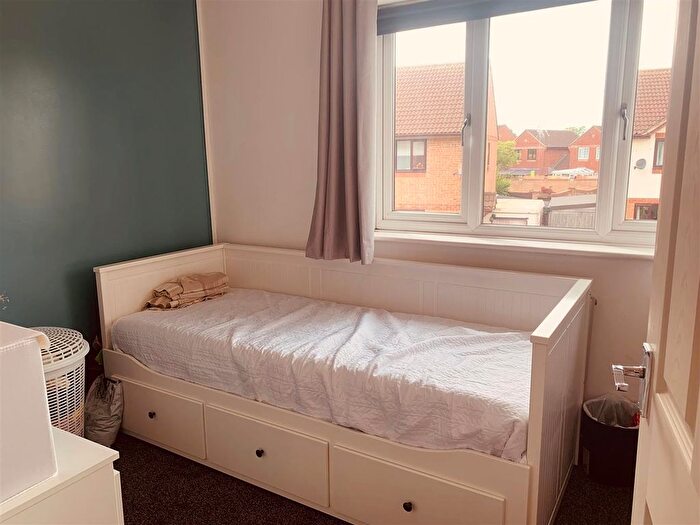 2 Bedroom Semi-detached House For Sale In Clipper Close, Bridgwater, TA6
