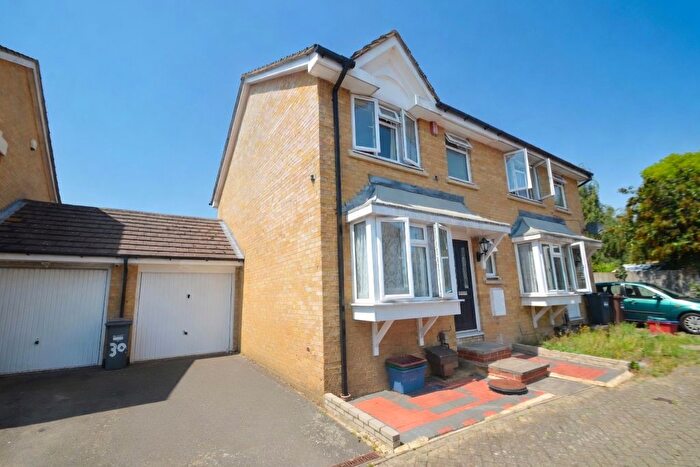 3 Bedroom Semi-Detached House To Rent In Westminster Close, Feltham, TW14