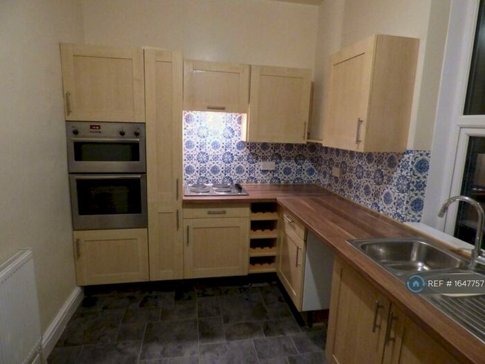 4 Bedroom Terraced House To Rent In Parkwood Street, Keighley, BD21