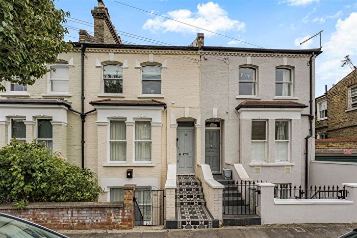 2 Bedroom Flat For Sale In Reporton Road, Fulham, SW6