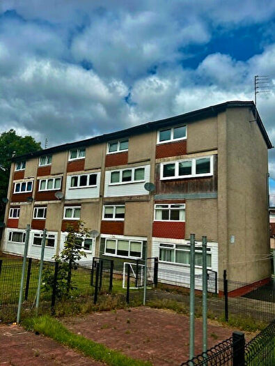 2 Bedroom Maisonette To Rent In Ross Place, Glasgow, G73