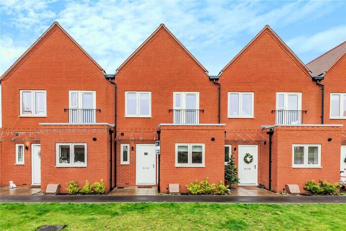 3 Bedroom Terraced House To Rent In Pinsent Road, Winchester, SO22