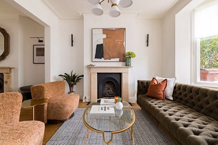 3 Bedroom Terraced House For Sale In Dale Street, Turnham Green, W4