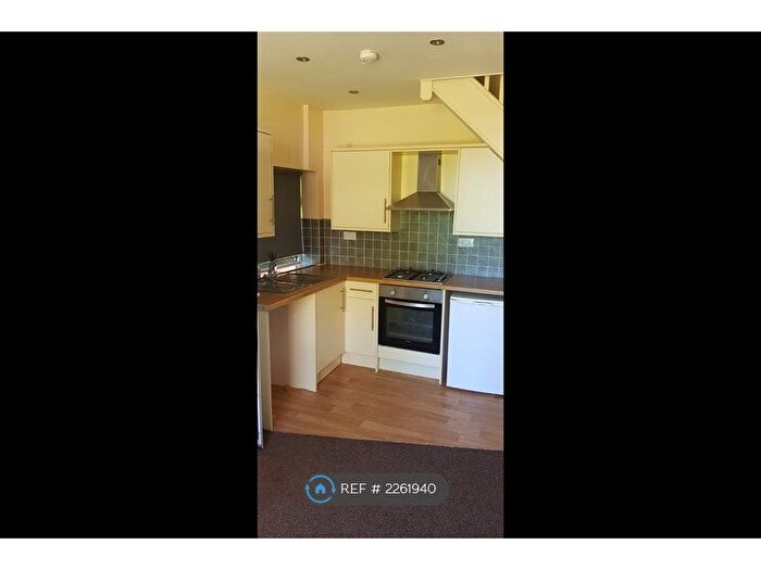 1 Bedroom Flat To Rent In Peel Terrace, Stafford, ST16