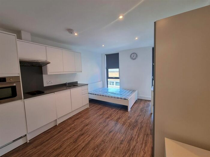 Studio To Rent In Willoughby Road, Turnpike Lane, London, N8