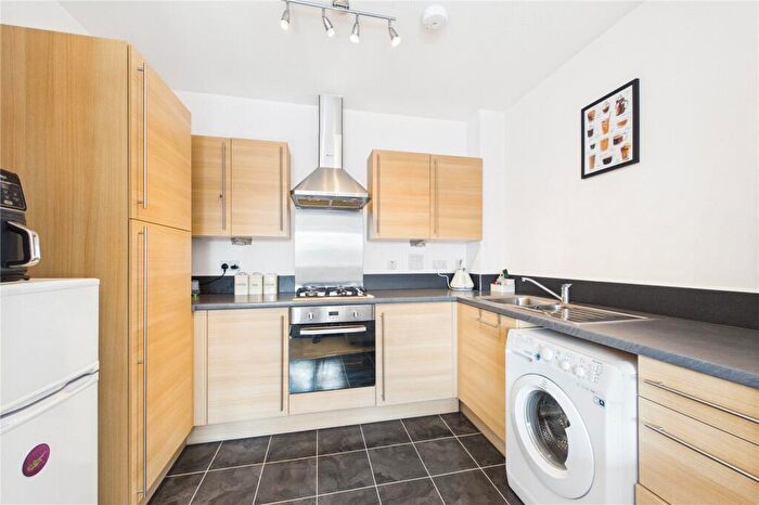 1 Bedroom Apartment For Sale In Caribou Walk, Three Mile Cross, Reading, Berkshire, RG7