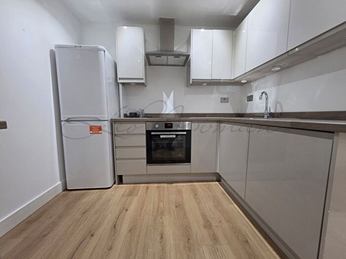 2 Bedroom Flat To Rent In Woodlands Business Village, Coronation Road, Basingstoke, RG21