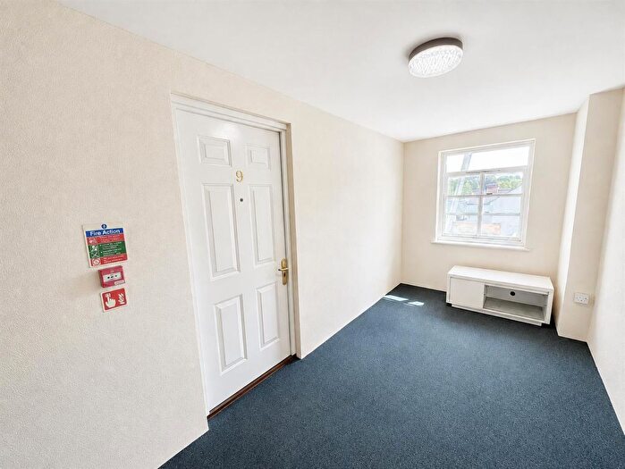 2 Bedroom Flat To Rent In Nailsmith Court, Littledean, GL14