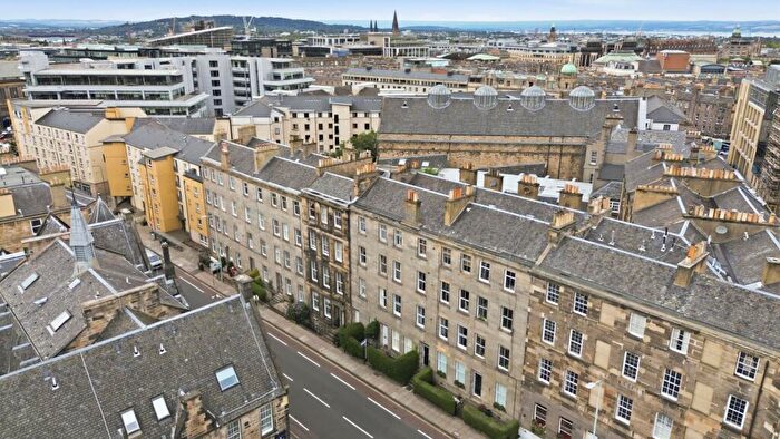 3 Bedroom Flat For Sale In Lauriston Place, Tollcross, Edinburgh, EH3