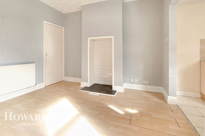 3 Bedroom Terraced House For Sale In Blackheath Road, Lowestoft, NR33