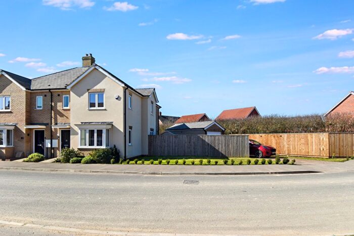 3 Bedroom Semi Detached House For Sale In Lavender Way, Louth, LN11