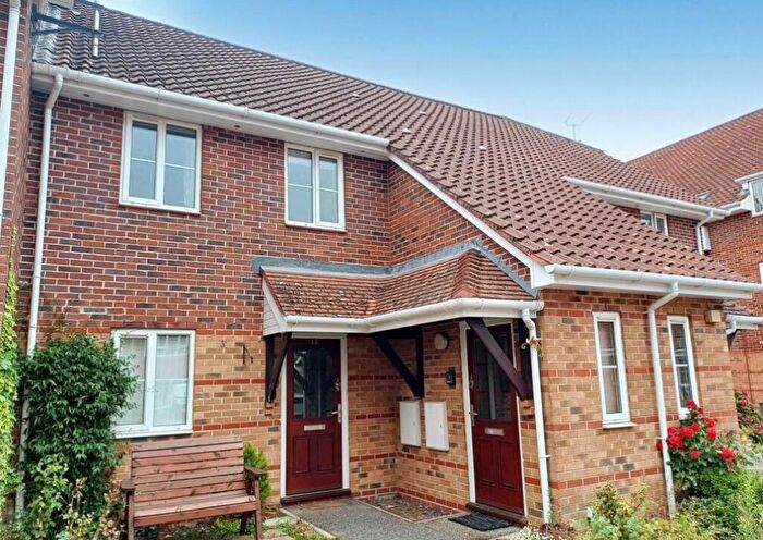 2 Bedroom Flat For Sale In Park Road, Poole, BH14