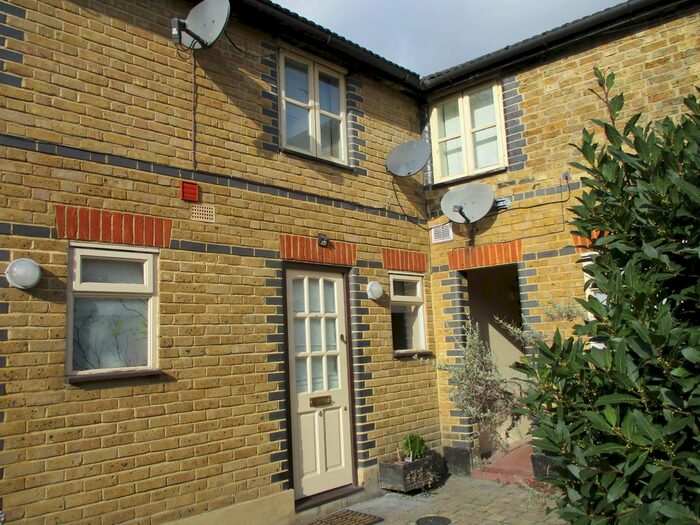 Studio To Rent In Manor Road, Wallington, SM6