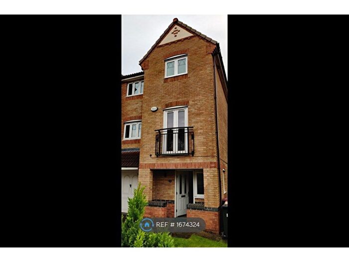 4 Bedroom End Of Terrace House To Rent In Madison Park, Bolton, BL5