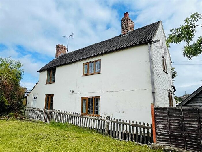 2 Bedroom Cottage For Sale In Plough Hill Road, Galley Common, Nuneaton, CV10