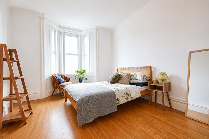 1 Bedroom Studio To Rent In Pen Y Lan Road, Roath, CF24