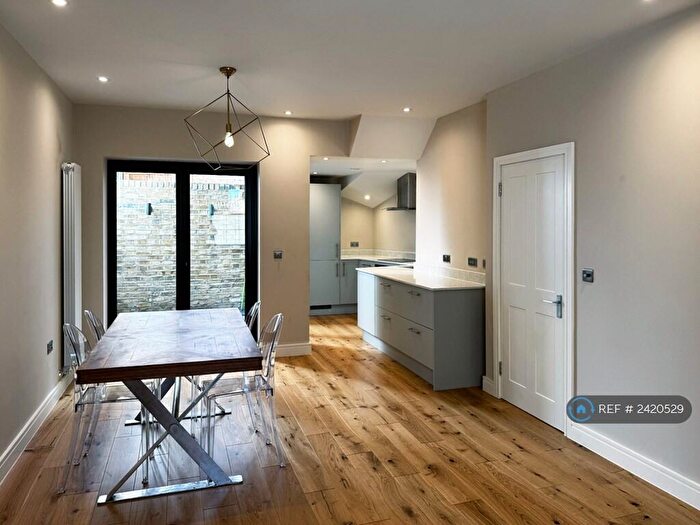 2 Bedroom Flat To Rent In Rotherhithe Street, London, SE16