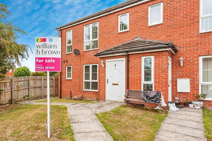 2 Bedroom Flat To Rent In Crofters Court, Havercroft, Wakefield, WF4