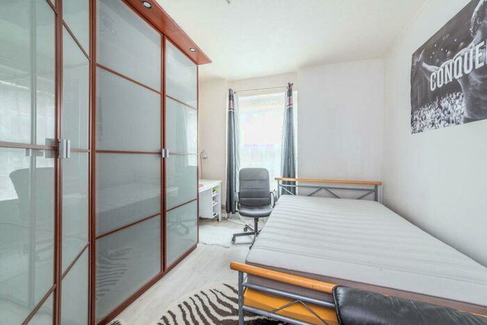 2 Bedroom Flat To Rent In Phoenix Road, Euston, London, NW1