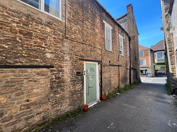 1 Bedroom Flat To Rent In High Street, Wincanton, BA9