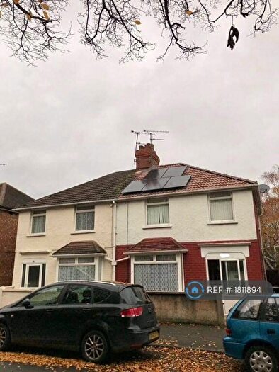 3 Bedroom Semi-Detached House To Rent In Beckhampton Street, Swindon, SN1