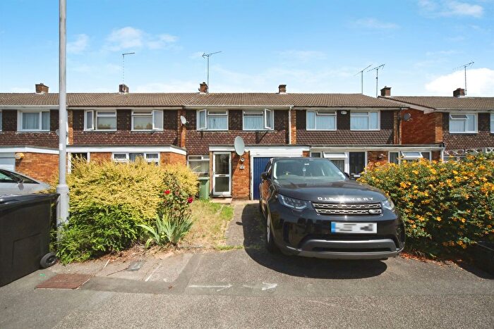 3 Bedroom Terraced House For Sale In Andover Close, Luton, LU4