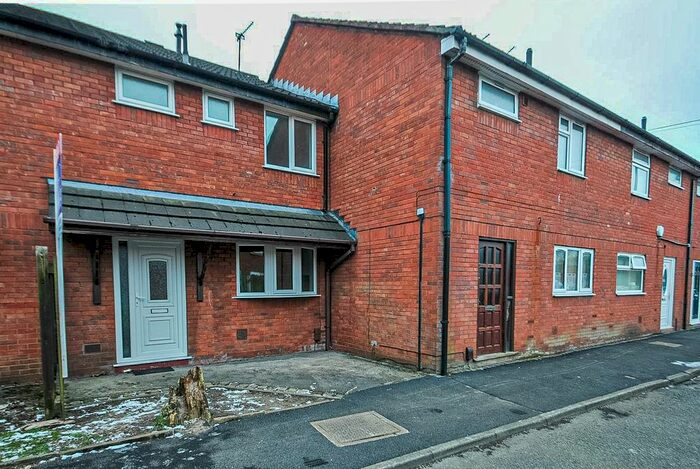 3 Bedroom Mews To Rent In New Road, Latchford, Warrington, WA4