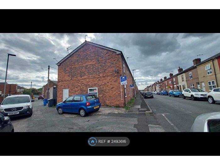 2 Bedroom Flat To Rent In Warrington, Warrington, WA2