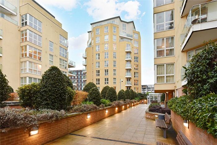 2 Bedroom Flat For Sale In Water Gardens Square, London, SE16