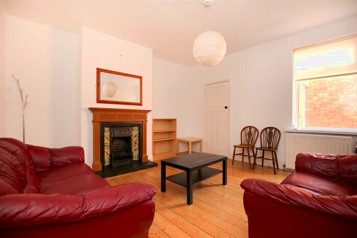 2 Bedroom Flat To Rent In Rokeby Terrace, Heaton, Newcastle Upon Tyne NE6