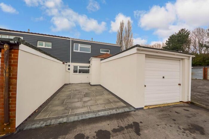 3 Bedroom Terraced House To Rent In Highwood Lawn, Havant, PO9