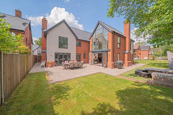 6 Bedroom Detached House For Sale In Kingswood Green, Lapworth, B94